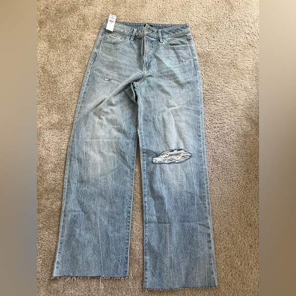 EXPRESS Light Blue Distressed Women's Jeans - Picture 4 of 10